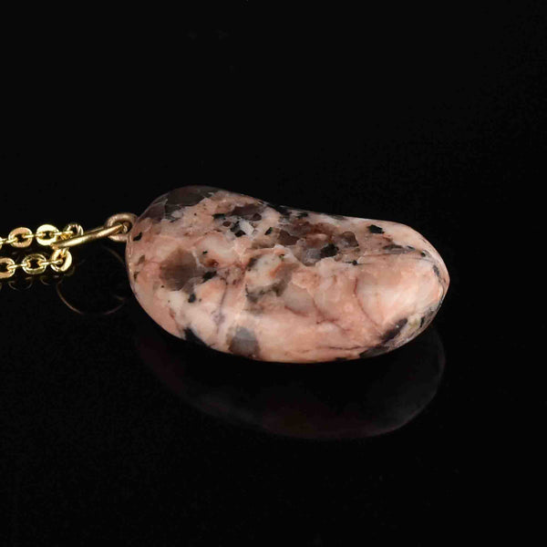 Vintage Scottish Aberdeen Granite Bean Pendant Necklace | Boylerpf