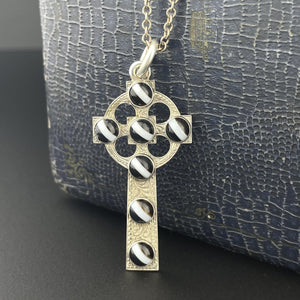 Antique Silver Bullseye Scottish Agate Cross Pendant Necklace - Boylerpf